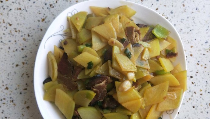腊肉炒土豆片