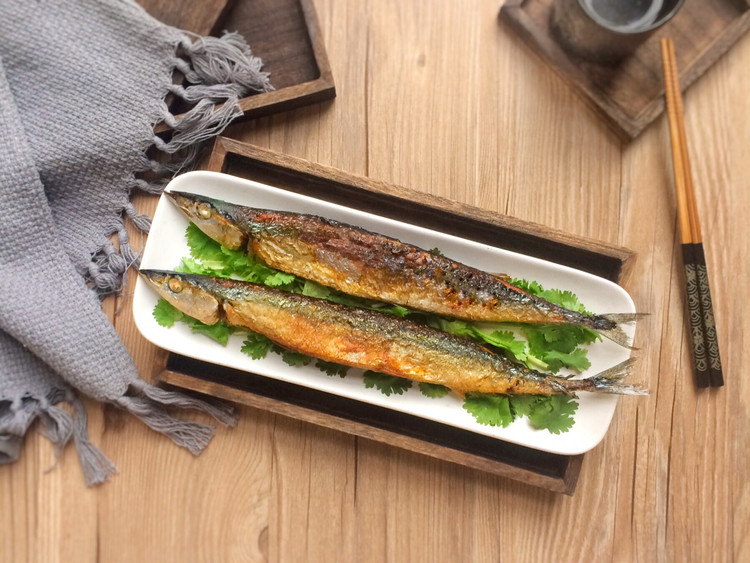 新手菜谱: 香煎秋刀鱼的做法