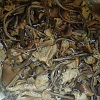 茶树菇炒肉的做法图解1