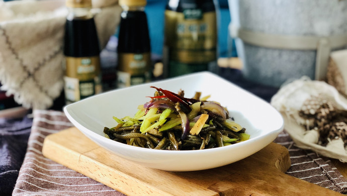 响油鳝鱼丝