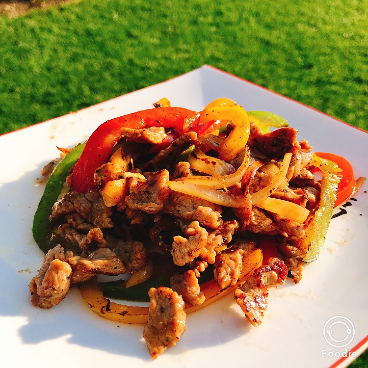 肉肉这样炒超级嫩——黑椒牛柳的做法