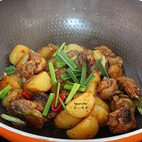 土豆焖鸡腿#金龙鱼外婆乡小榨菜籽油 最强家乡菜#的做法图解8