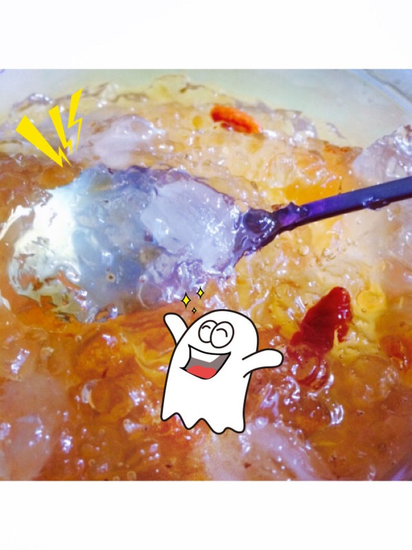 桃胶皂角米炖冰糖