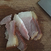 蒜苗炒腊肉的做法图解1