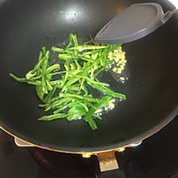 青椒榨菜丝的做法图解3