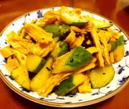 腐竹炒黄瓜的做法