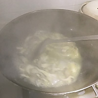 平菇鸡蛋汤的做法图解2