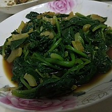 鱿鱼炒菠菜