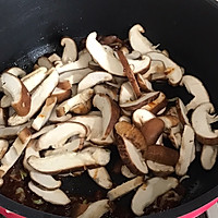 #我要上首焦#拌米饭巨好吃的香菇炖豆腐的做法图解5