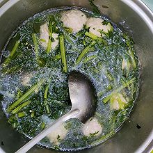 【家常菜】茼蒿菜肉丸汤