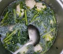 【家常菜】茼蒿菜肉丸汤的做法