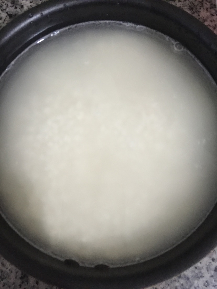 咸蛋糯米的做法图解1