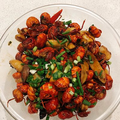 回味无穷秘制口味虾