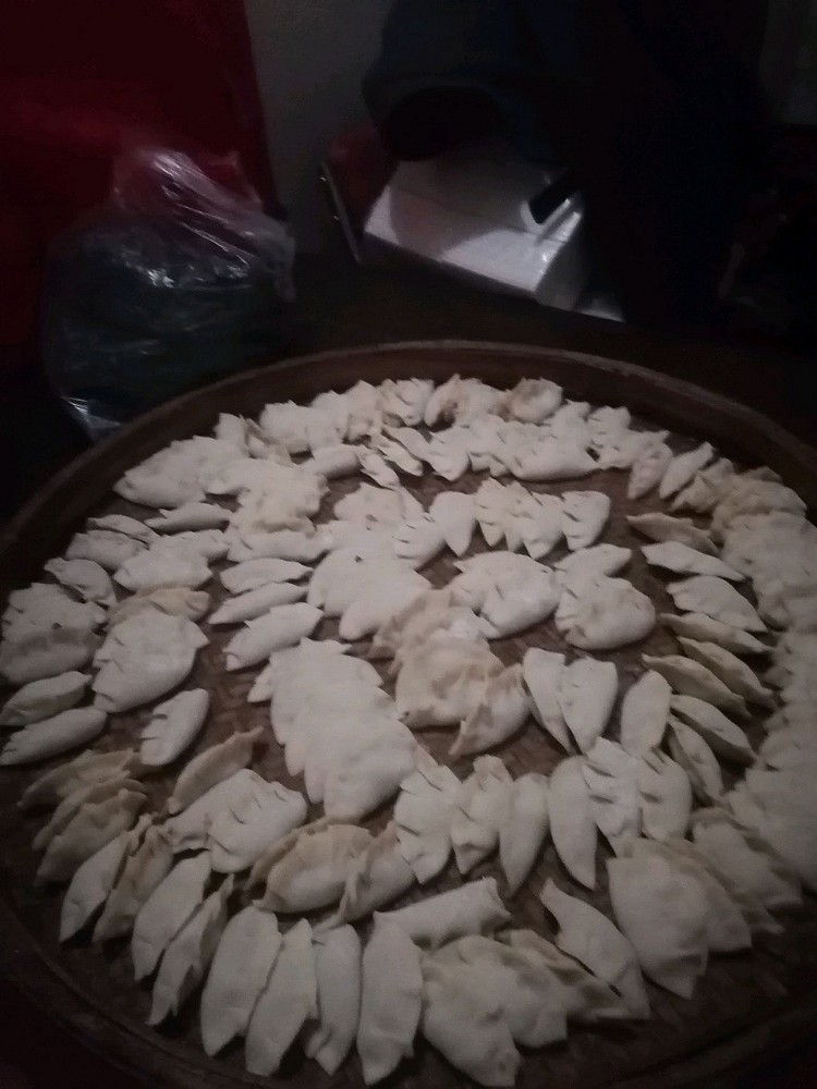 肉包菜香菇饺子的做法