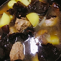 广东｜香菇木耳排骨汤的做法图解11