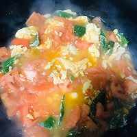 简易、好看、好吃还健康少脂的《西红柿鸡蛋青椒拌面》的做法图解21