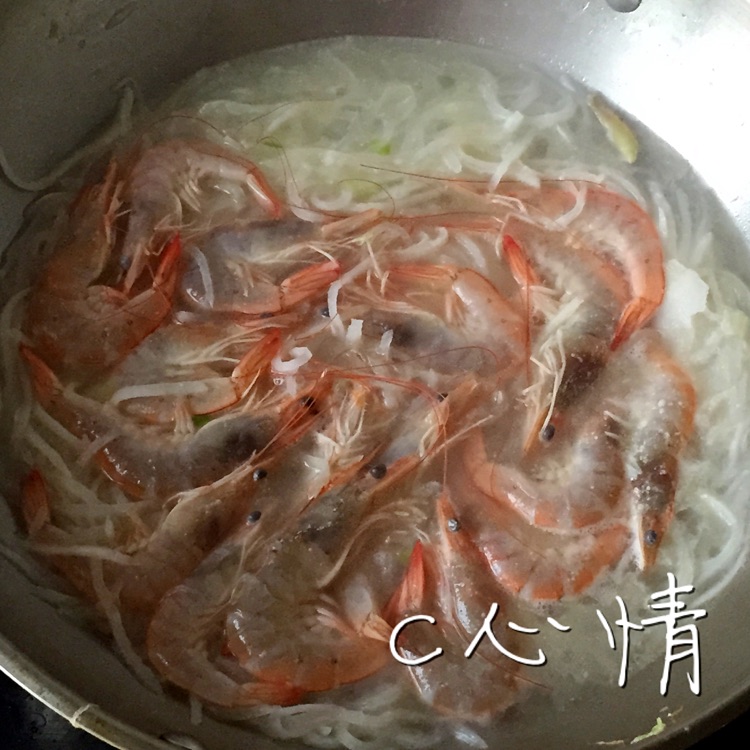 萝卜丝炖虾～~~秋冬滋补必吃，营养不油腻的做法图解3