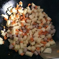 肉丁土豆焖饭的做法图解5