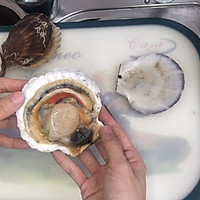 蒜蓉粉丝蒸扇贝的做法图解1