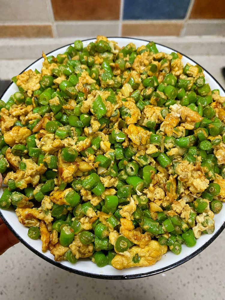 这个豆角炒鸡蛋……巨巨巨好吃下饭！！的做法