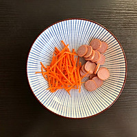 火腿鸡蛋早餐饼的做法图解2