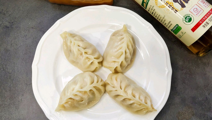 烫面洋葱鲜肉蒸饺