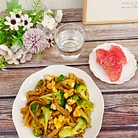 #秋日养生这样吃#西兰花鸡蛋肉丝炒河粉的做法图解9