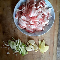 茄子猪肉烩豆角的做法图解1