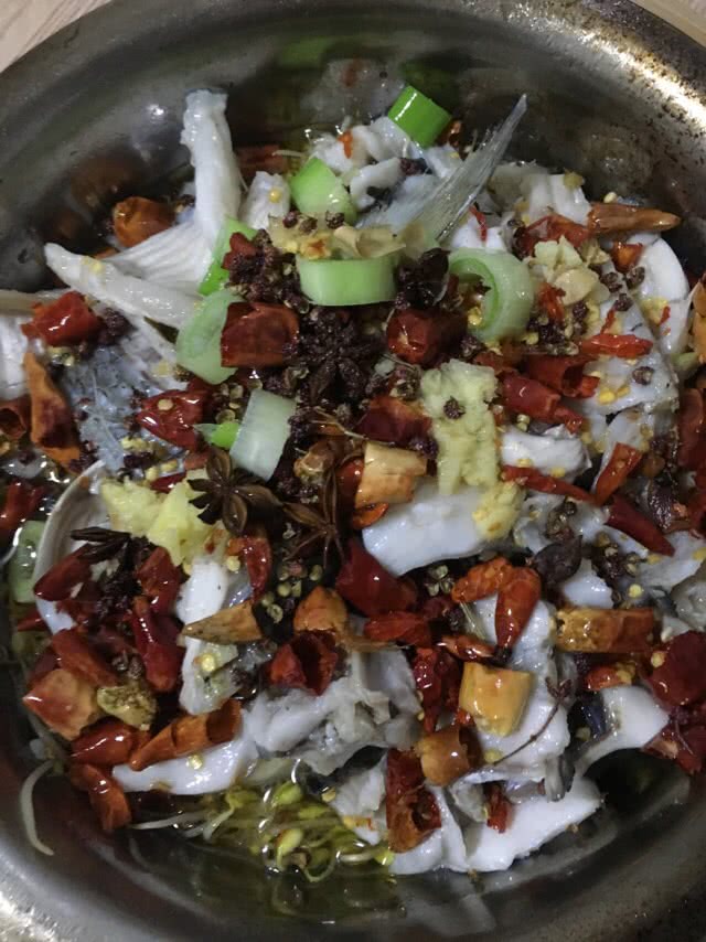 水煮鱼的做法图解1