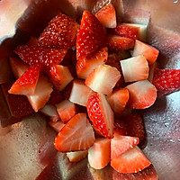 【酱料】可涂抹一切的YYDS草莓酱的做法图解2