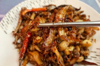 鸡纵版炸平菇
