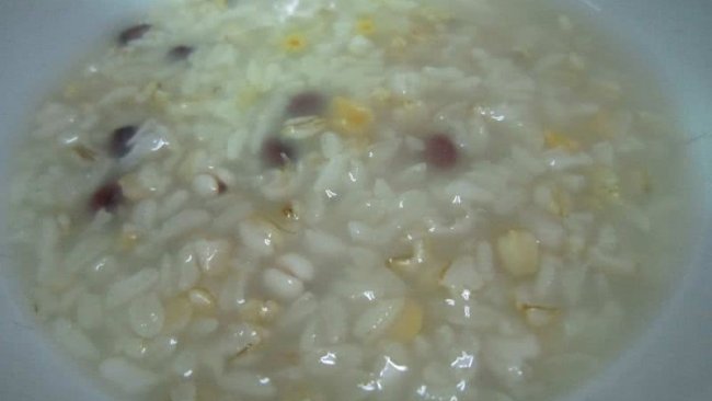 红豆薏米五谷粥的做法