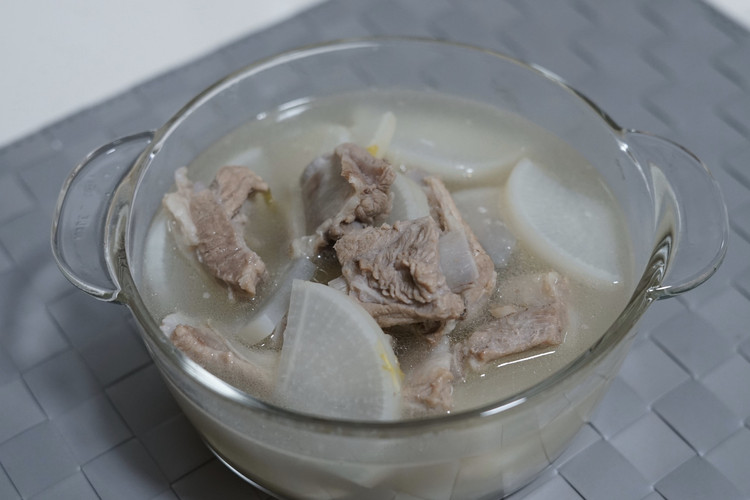 排骨萝卜汤的做法