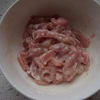 胡萝卜皮蛋瘦肉粥的做法图解2