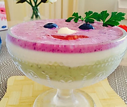 蓝莓猕猴桃酸奶杯-真的好美味！的做法