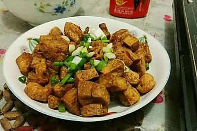 酱油豆腐丁（二桥私房菜，超级简单下饭老人小孩都爱吃)