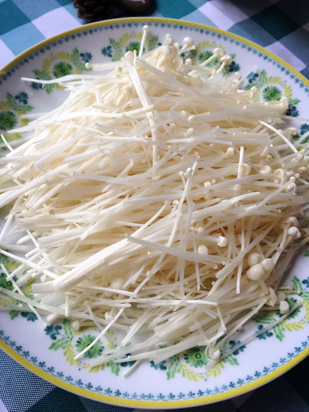 凉拌金针菇怎么做_凉拌金针菇的做法_Ann小叶子_豆果美食