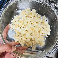 酸辣藕丁五花肉的做法图解1