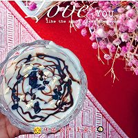 #在夏日饮饮作乐#雀巢炼炼艺术家的饮品炼乳奥利奥蔓越莓酸奶的做法图解1