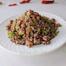 葱椒辣肉蛋炒饭