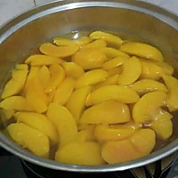 黄桃罐头的做法图解3
