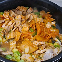 #美食说出“新年好”# 韩式五花肉泡菜锅的做法图解3