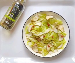 #带着美食出去浪#包菜拌杏鲍菇的做法