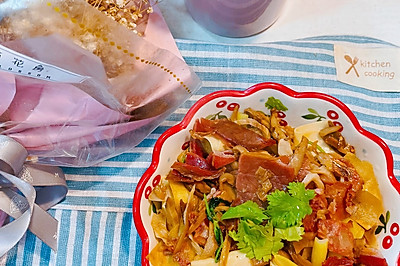 腊味千张炒笋丝