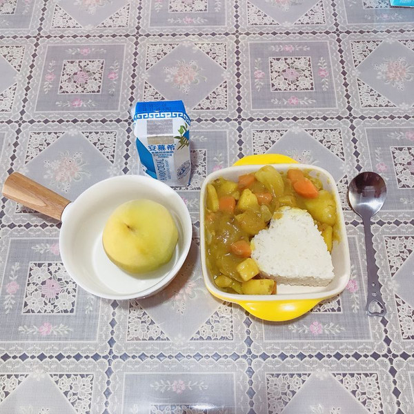 好吃的咖喱土豆鸡肉饭 爱心便当