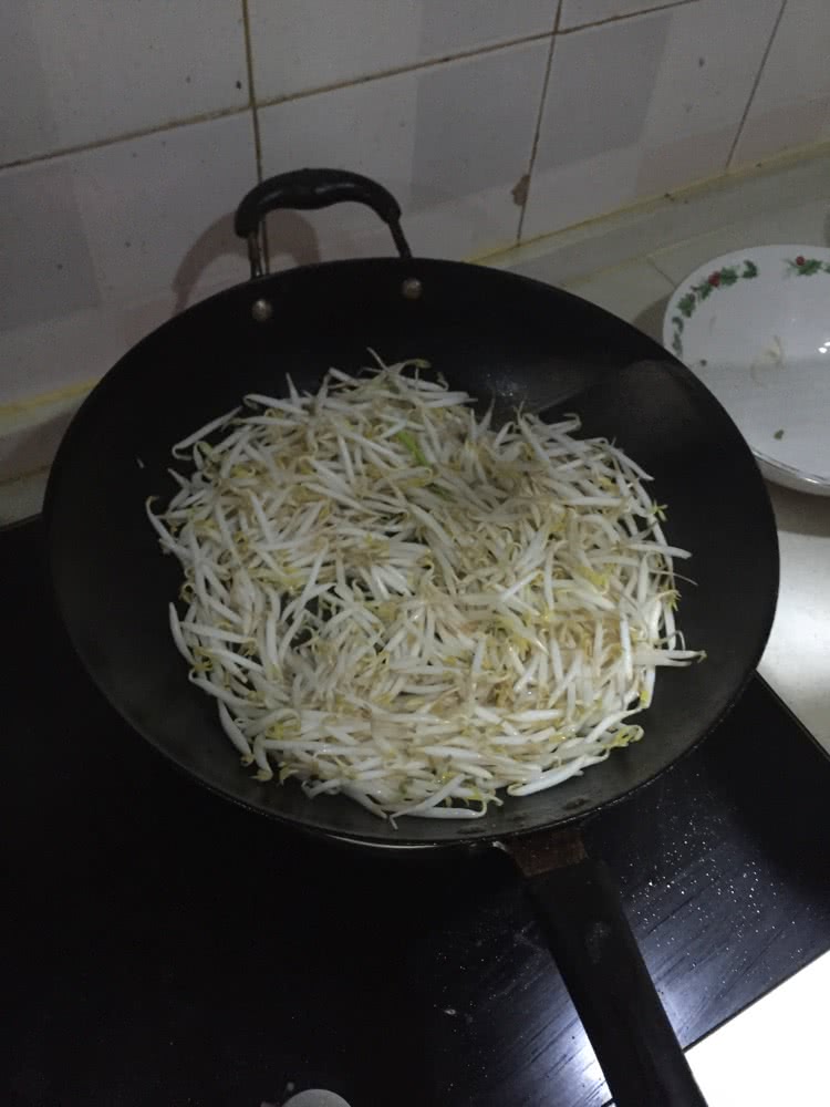 素炒蒜苗豆芽的做法图解2