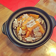 胡萝卜清炖小羊排。#回归淳朴味道#