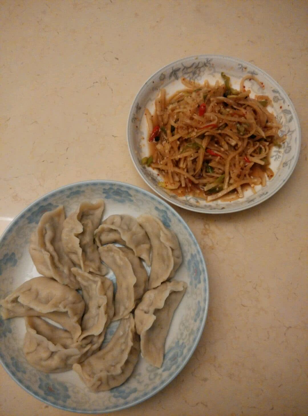 香菇芹菜猪肉饺子的做法图解6