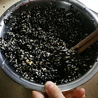 芝麻核桃饼的做法图解2