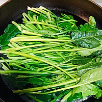 清炒菠菜的做法图解1